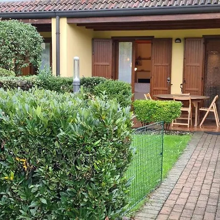 La Casa Di Lella In Con Piscina Apartamento *