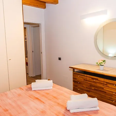 La Casa Di Lella In Con Piscina Apartamento *
